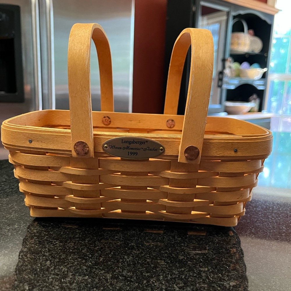 Longaberger 1999 Woven Memories Basket signed by two  Longaberger members